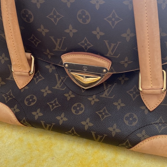 Louis Vuitton. Beverly Handbag GM - Picture 5 of 16